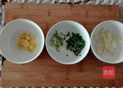 胡萝卜玉米排骨砂锅的做法图解3