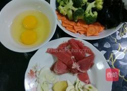 鸡蛋牛肉西兰花木耳的做法图解1
