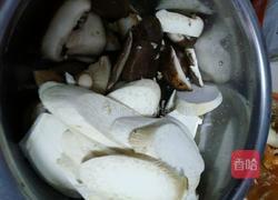 香菇鸡腿汤的做法图解8