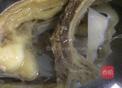 腊排骨炖藕的做法图解2