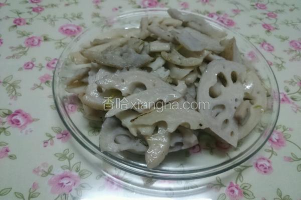 藕片的家常做法糖醋藕片 NjAwX2MyXzQwMA