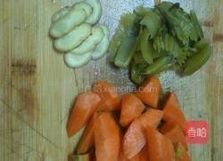 胡萝卜焖鸭肉的做法图解2