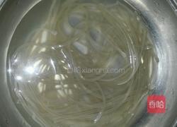 粉丝炒鸡蛋的做法图解1