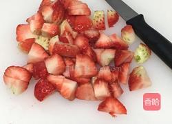 草莓奶昔的做法图解1