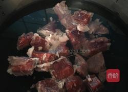西红柿炖牛腩的做法图解3