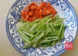 炝拌花生米的做法图解3