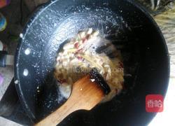 鹌鹑蛋炒鸡翅尖的做法图解5