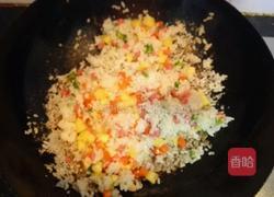 菠萝炒饭的做法图解4