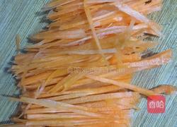 凉拌茼蒿胡萝卜的做法图解5