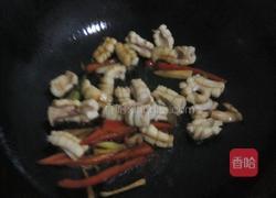 鱿鱼炒菜花的做法图解4