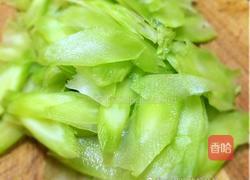 莴笋嫩滑肉片的做法图解1