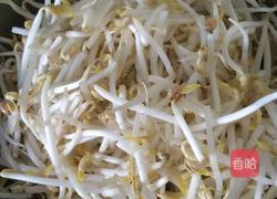 鸡蛋瘦肉炒饼的做法图解1