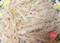 鸡蛋瘦肉炒饼的做法图解3