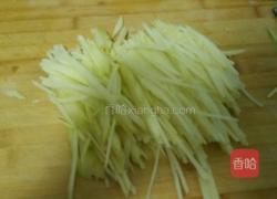 尖椒土豆丝的做法图解1