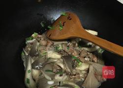 蘑菇炒肉的做法图解5