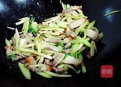西芹炒烧肉的做法图解4