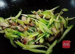 西芹炒烧肉的做法图解5