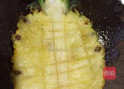 菠萝炒饭的做法图解1