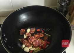 青菜炒香肠的做法图解2