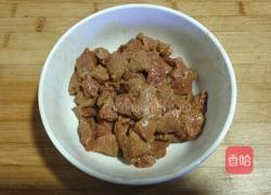 溜小牛肉丁的做法图解2