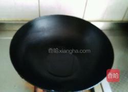 香菜炒鱿鱼卷的做法图解3