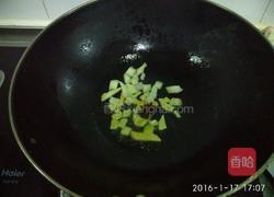鸡肉鲜蘑土豆饭的做法图解2