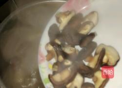香菇鸡汤的做法图解8