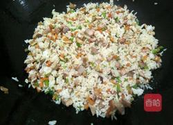 叉烧炒饭的做法图解9