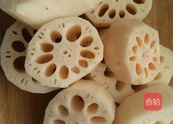 莲藕大骨汤的做法图解2