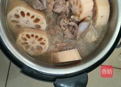 莲藕大骨汤的做法图解4