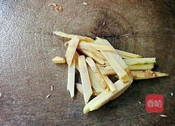 金针菇鲫鱼汤的做法图解3