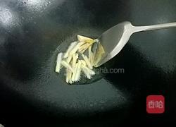 金针菇鲫鱼汤的做法图解5