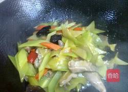 莴苣木耳炒肚片的做法图解4