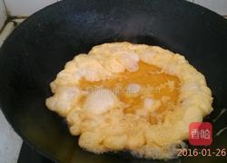 蘑菇炒鸡蛋的做法图解4