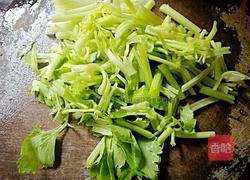 芹菜炒面条的做法图解2
