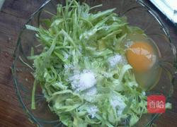 卷心菜鸡蛋饼的做法图解1
