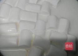 棉花糖牛奶布丁的做法图解2