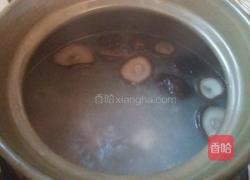 胡萝卜香菇骨头汤的做法图解6