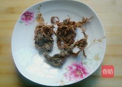 盐菜洋芋片汤的做法图解1