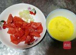 西红柿蛋花汤的做法图解2