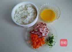香肠鸡蛋炒饭的做法图解2