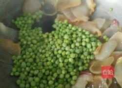 碗豆炒腊肉的做法图解4