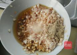 泡面汉堡的做法图解1