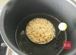 泡面汉堡的做法图解4