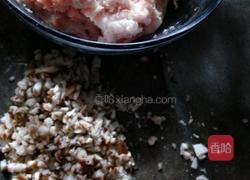 猪肉藕丸子的做法图解2