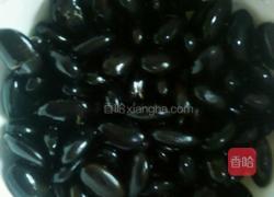 黑豆苹果豆浆的做法图解1