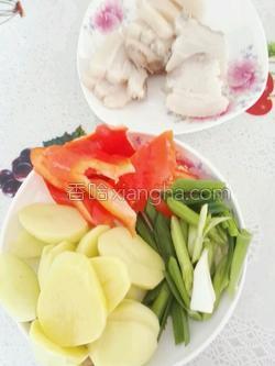 回锅肉炒土豆片正宗做法 MjUwX2MxXzA