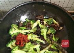 〖 西兰花炒木耳 〗的做法图解9