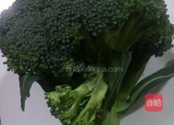 凉拌西兰花。的做法图解1