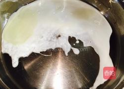 椰子油煎鸡蛋白的做法图解2